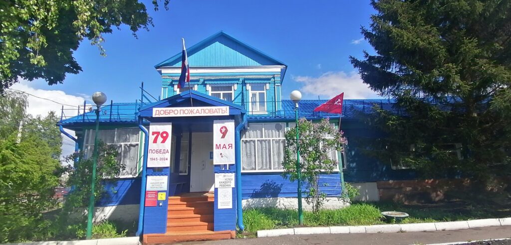По всей стране проходит акция «Флаги Победы»