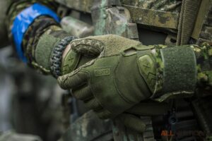 Мастер-класс «Браслет выживания для бойцов СВО»