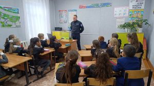 Безопасность детей на дорогах: познавательный час в Шацком Доме детского творчества