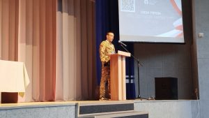 Ветеран боевых действий Пётр Александрович Рябов делится опытом на встрече с молодёжью Шацкого района