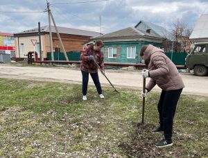 Субботник в Шацком Доме детского творчества: вклад в чистоту и благоустройство города