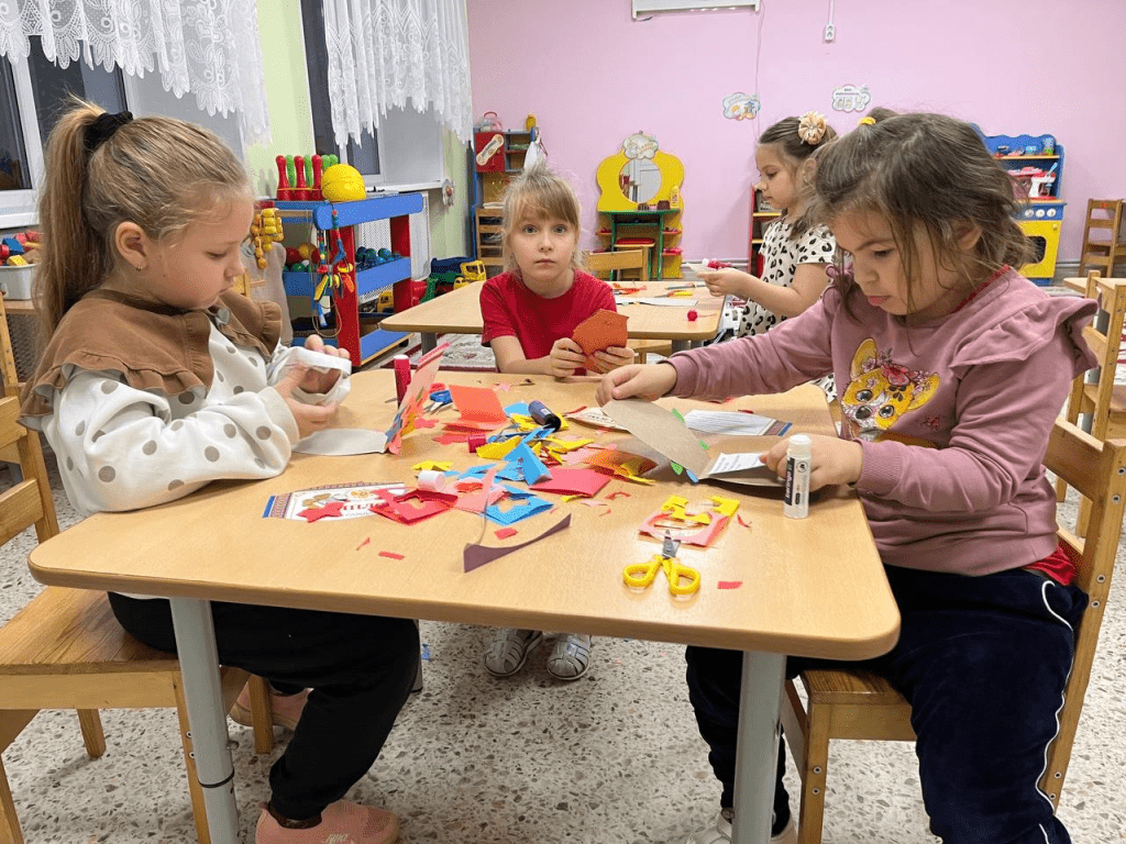 Поздравляем всех мам с Днём матери