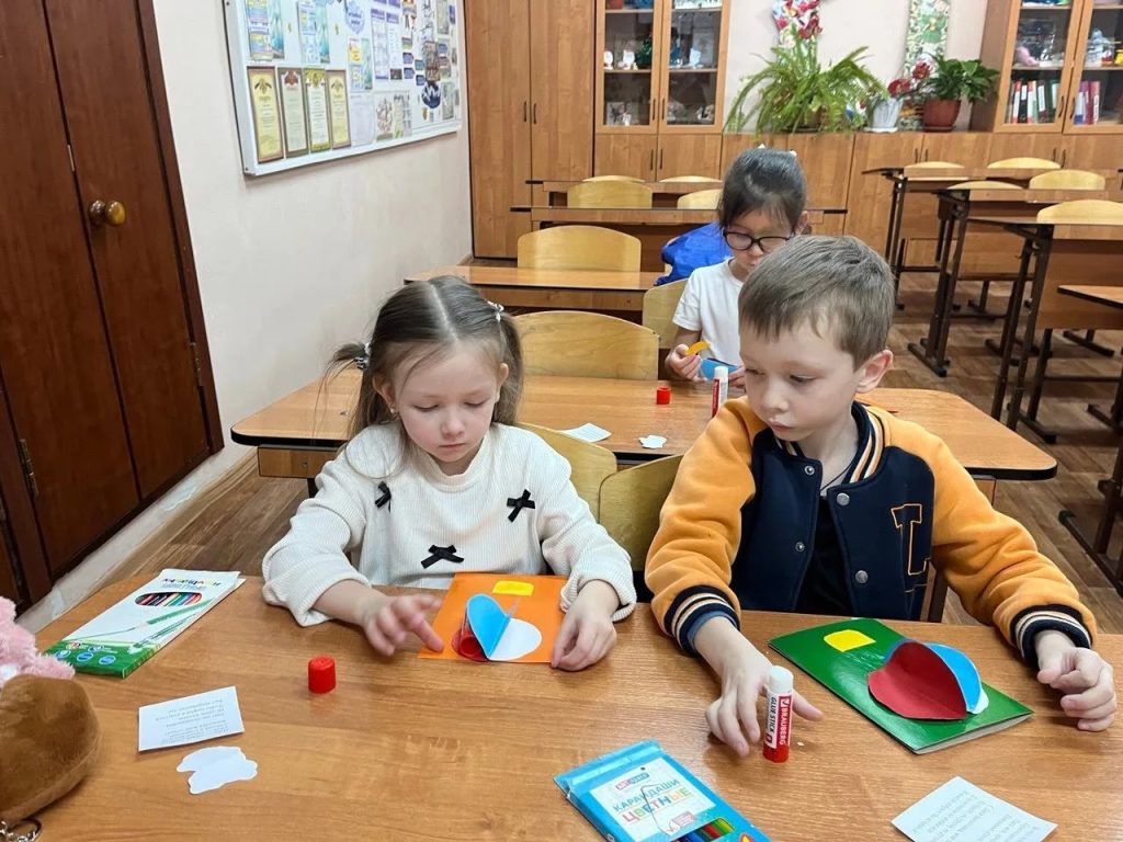 Скоро в школу