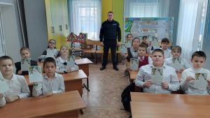 Интересная встреча с инспектором Госавтоинспекции Шацкого района, лейтенантом полиции Дмитрием Игоревичем Бодякиным с объединением «ДорогаБЕЗопасности».